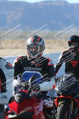 media/Dec-01-2025-Moto Forza (Mon) [[2daa91e15f]]/4-Around the Pits/